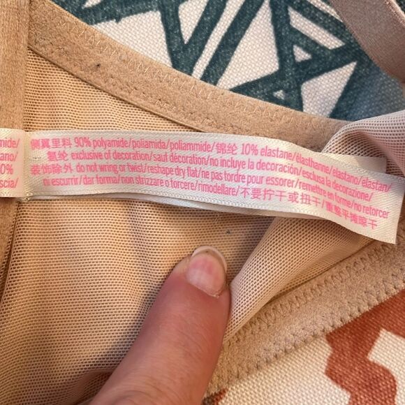 PINK Victoria's Secret Light Tan Bra - Picture 8 of 10